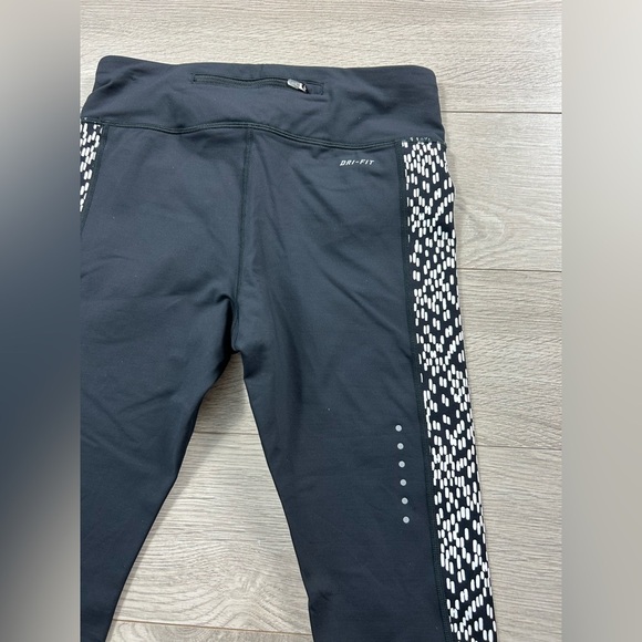 NIKE Legendary Checker Black Legging Tights - Picture 5 of 11